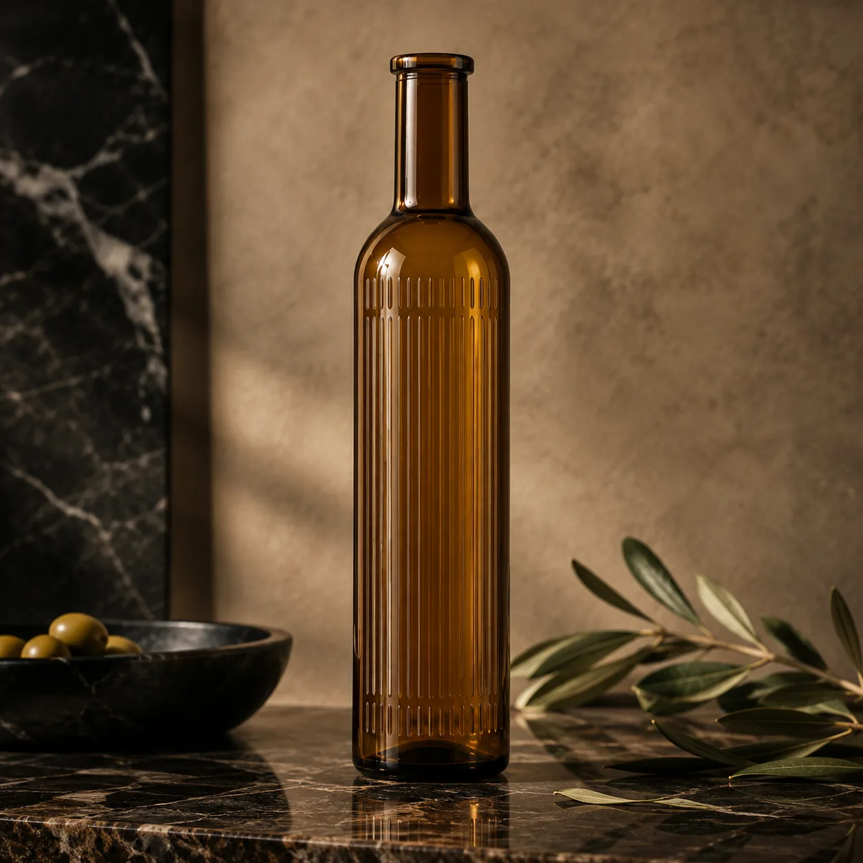 Amber Glass Dorica Oil Bottle closure, neck finish and base detail