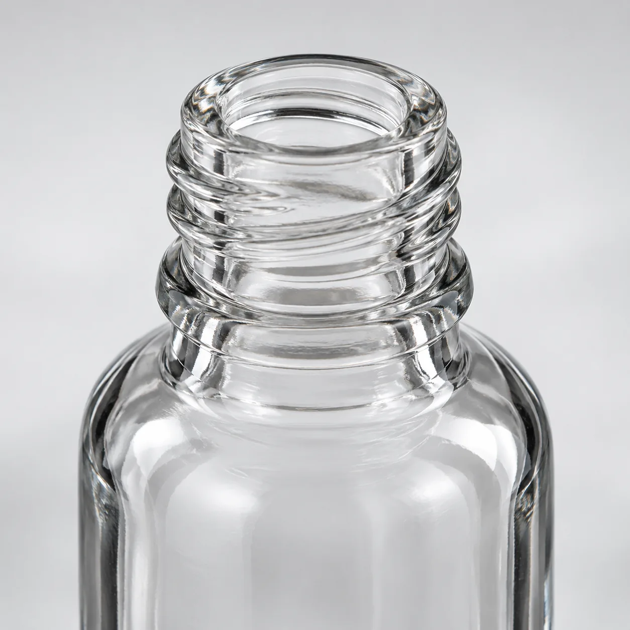 Clear Pharmaceutical Glass Dropper Bottles gallery view 3 showing product profile and glass structure